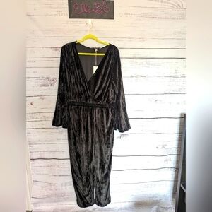 NWT A New Day Black Flared Sleeve / Long Sleeve Velvet Jumpsuit XXL